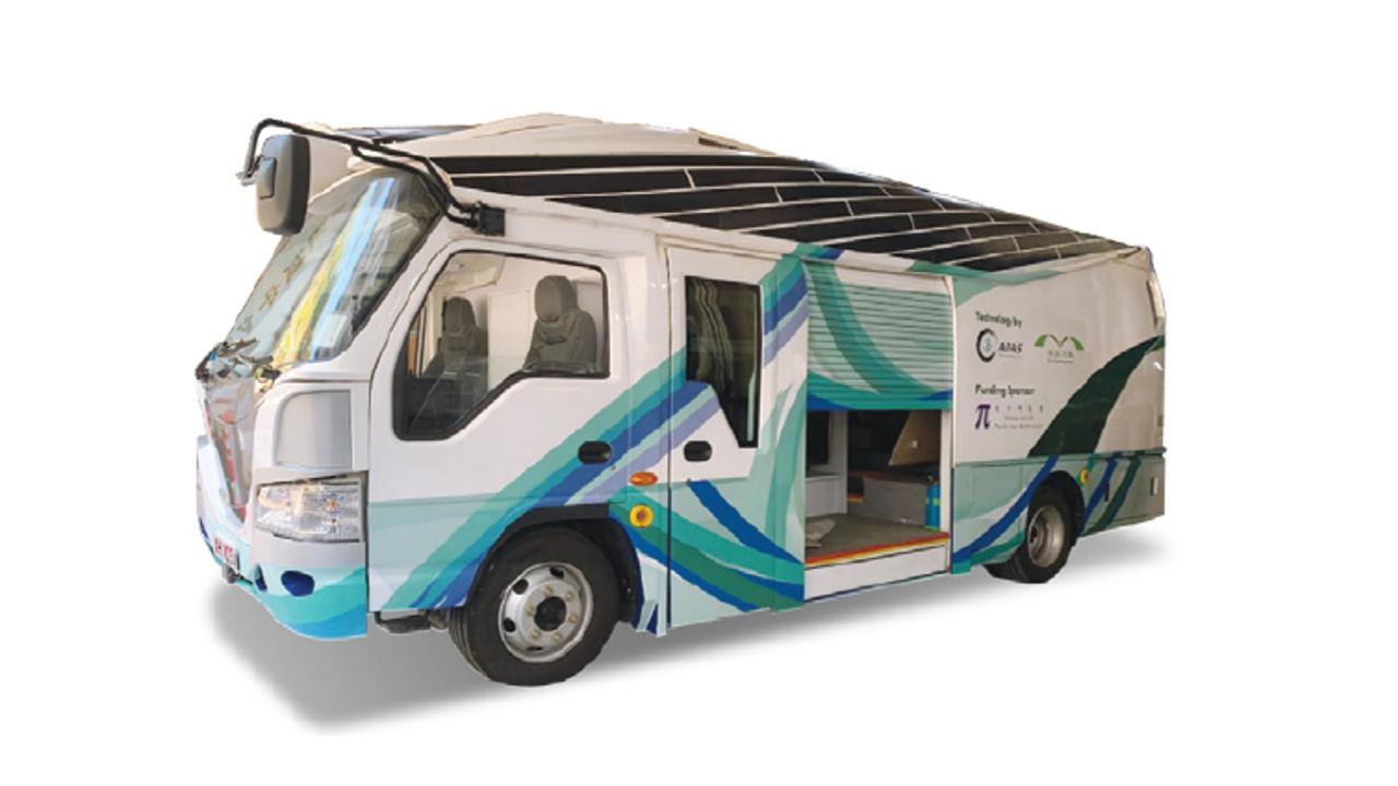 Pure Electric Minibus with Swappable Batteries 